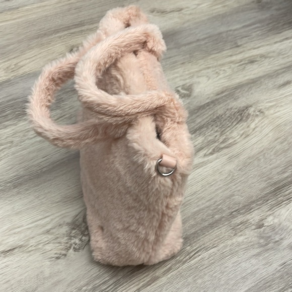 Kendall & Kylie Light Pink Faux Fur Double Strap Shoulder Bag Approx 10" X 7" - Picture 2 of 14